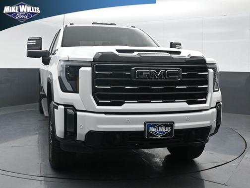 White 2024 GMC Sierra 1500 AT4