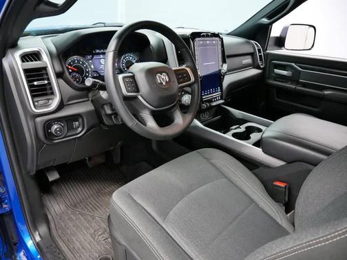 2022 RAM 2500 Big Horn Regular Cab 4x4 8' Box