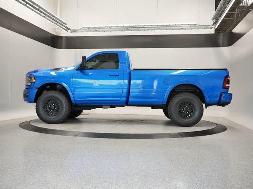2022 RAM 2500 Big Horn Regular Cab 4x4 8' Box