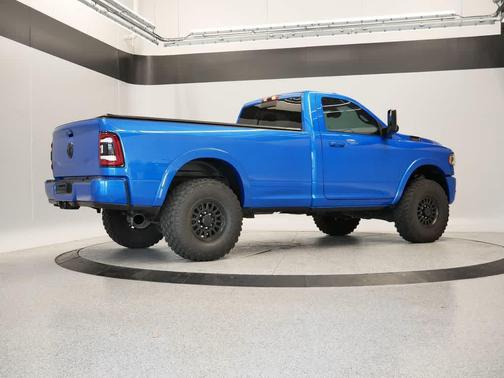 2022 RAM 2500 Big Horn Regular Cab 4x4 8' Box