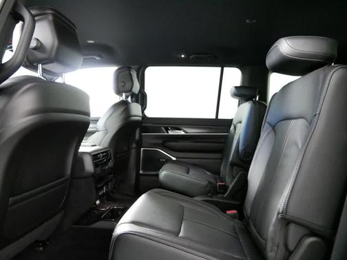 2023 Jeep Wagoneer Series III 4x4