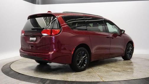 2020 Chrysler Pacifica L