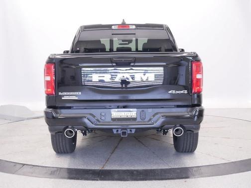 Diamond Black Crystal Pearlcoat 2027 RAM 1500 Laramie