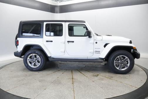 Bright White 2021 Jeep Wrangler Unlimited Sahara