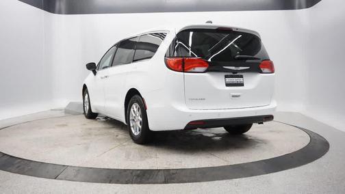 2026 Chrysler Voyager LX