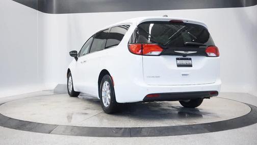 2026 Chrysler Voyager LX