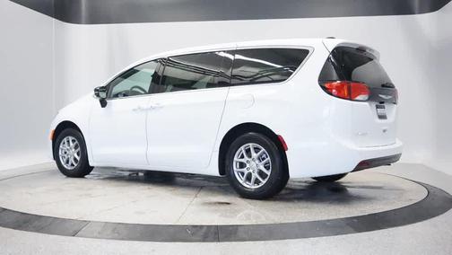 2026 Chrysler Voyager LX