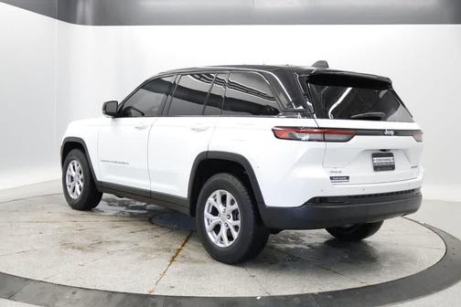 Bright White Clearcoat 2022 Jeep Grand Cherokee Limited