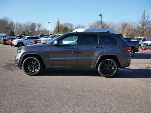 2017 Jeep Grand Cherokee Altitude