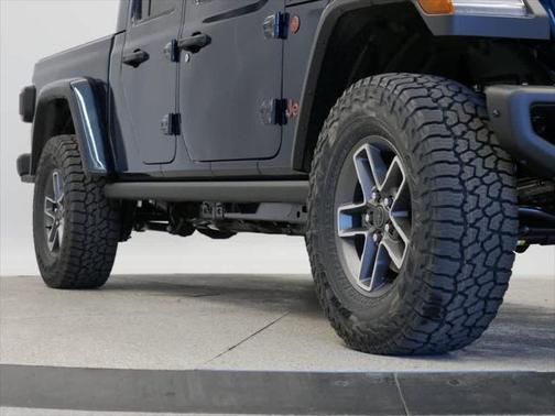 2025 Jeep Gladiator Mojave X