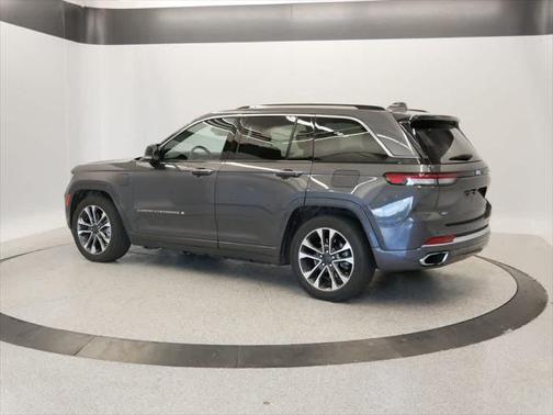 2022 Jeep Grand Cherokee 4xe Overland