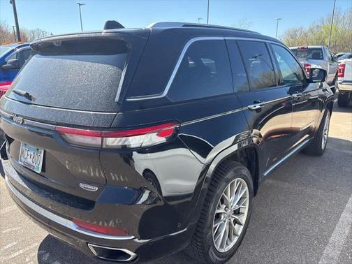 2023 Jeep Grand Cherokee Summit