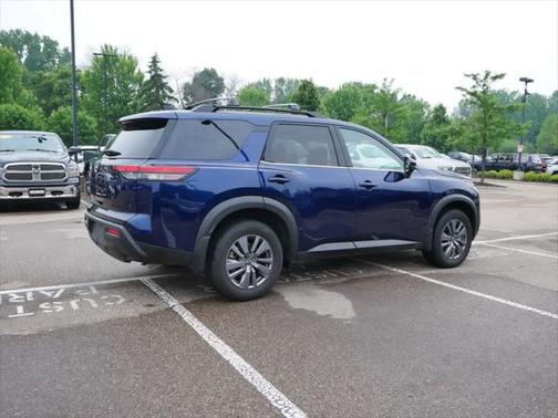 2024 Nissan Pathfinder SV 4WD