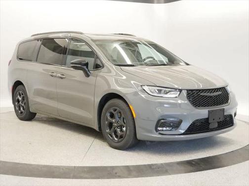 2025 Chrysler Pacifica Hybrid Premium S Appearance Pkg