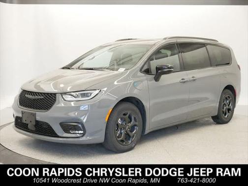 2025 Chrysler Pacifica Hybrid Premium S Appearance Pkg