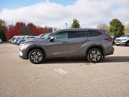 2020 Toyota Highlander Hybrid XLE