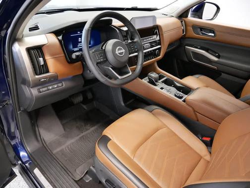 2024 Nissan Pathfinder Platinum 4WD