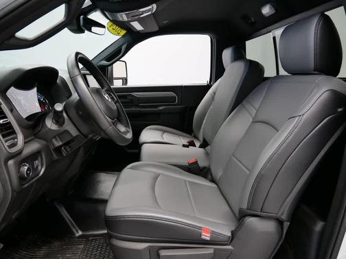 2024 RAM 3500 Tradesman Regular Cab 4x4 8' Box