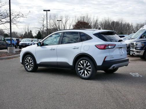 2020 Ford Escape SE