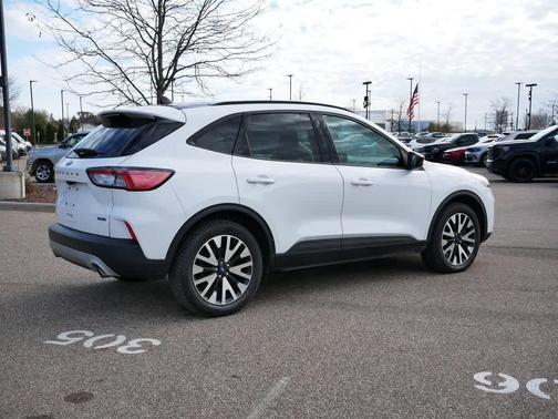 2020 Ford Escape SE