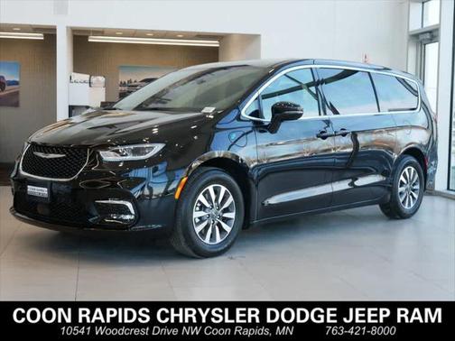 2025 Chrysler Pacifica Hybrid Select