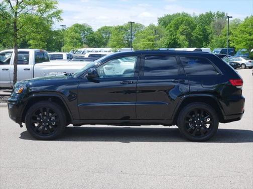 2022 Jeep Grand Cherokee Laredo