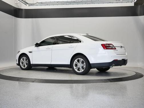 2017 Ford Taurus SEL