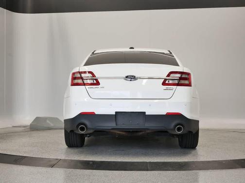 2017 Ford Taurus SEL