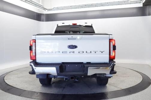 Star White Metallic Tri-Coat 2023 Ford F-350 Lariat