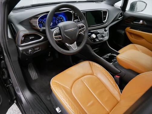 2023 Chrysler Pacifica L