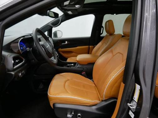 2023 Chrysler Pacifica L