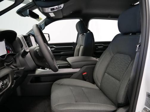 Bright White Clearcoat 2026 RAM 1500 Big Horn/Lone Star