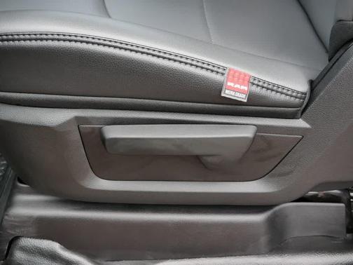 2024 RAM 3500 Tradesman Regular Cab 4x4 8' Box