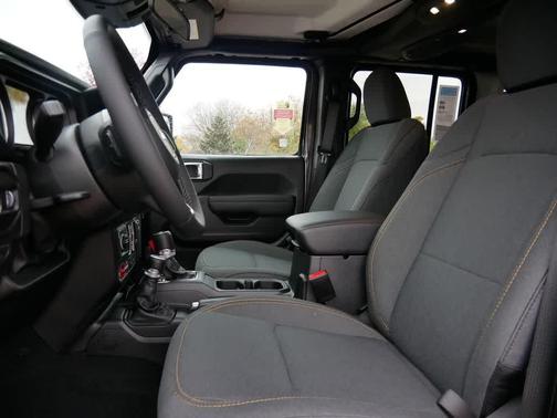 Granite Crystal Metallic Clearcoat 2026 Jeep Wrangler Willys