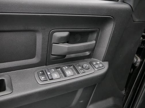 2024 RAM 3500 Tradesman Crew Cab 4x4 6'4' Box