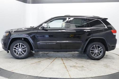 Diamond Black Crystal Pearlcoat 2017 Jeep Grand Cherokee Limited