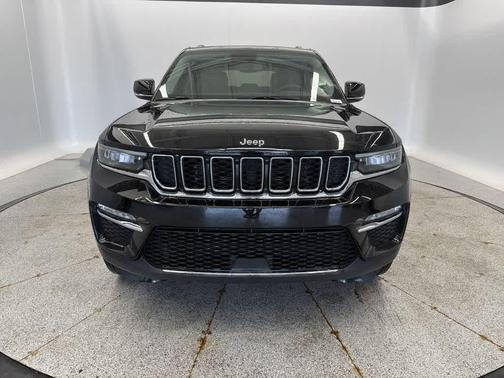 Diamond Black Crystal Pearlcoat 2023 Jeep Grand Cherokee Limited