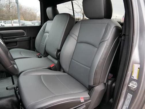 2024 RAM 3500 Tradesman Regular Cab 4x4 8' Box