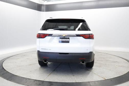 Summit White 2022 Chevrolet Traverse LT Cloth