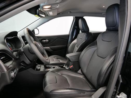 2022 Jeep Cherokee Latitude Lux