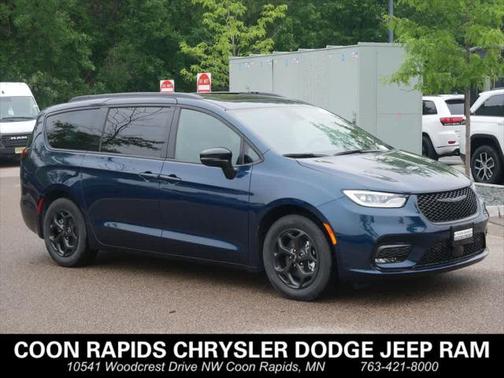 2025 Chrysler Pacifica Hybrid Premium S Appearance Pkg