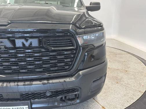 Diamond Black Crystal Pearlcoat 2026 RAM 1500 Warlock Crew Cab 4x4 5'7' Box
