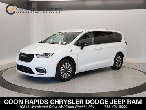 2024 Chrysler Pacifica Hybrid Select