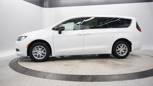 2026 Chrysler Voyager LX