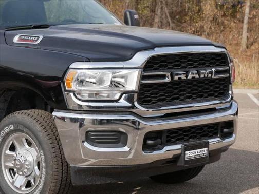 2024 RAM 3500 Tradesman Regular Cab 4x4 8' Box