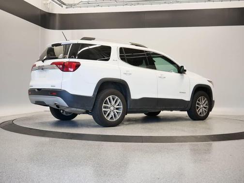2017 GMC Acadia SLE-2