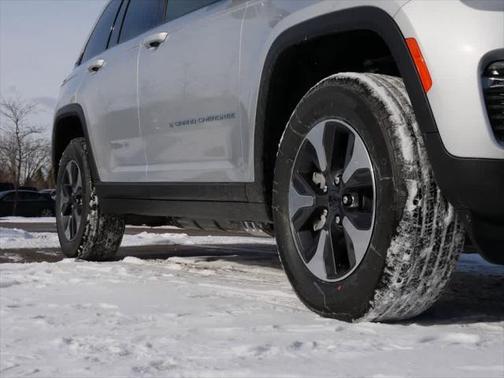 2025 Jeep Grand Cherokee 4xe Base