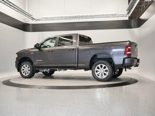 2022 RAM 2500 Big Horn Crew Cab 4x4 6'4' Box