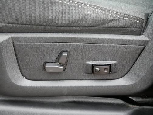 2022 RAM 2500 Big Horn Crew Cab 4x4 6'4' Box