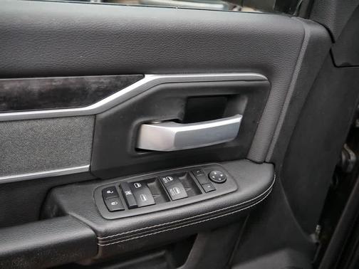 2022 RAM 2500 Big Horn Crew Cab 4x4 6'4' Box